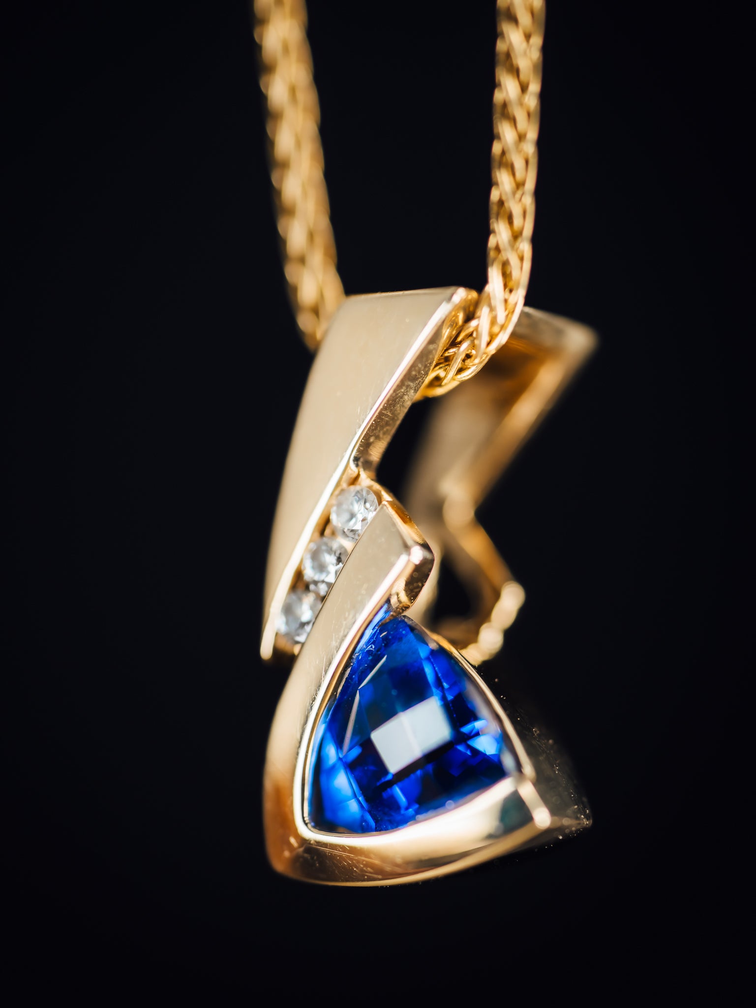 14k Yellow Gold Tanzanite and Diamond Pendant