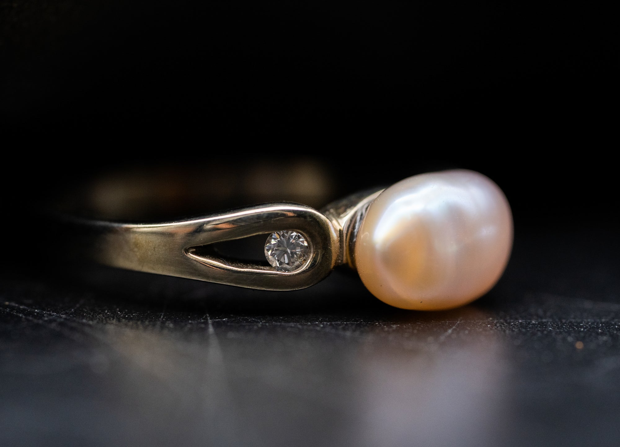 14k White Gold Pink Pearl and Diamond Ring