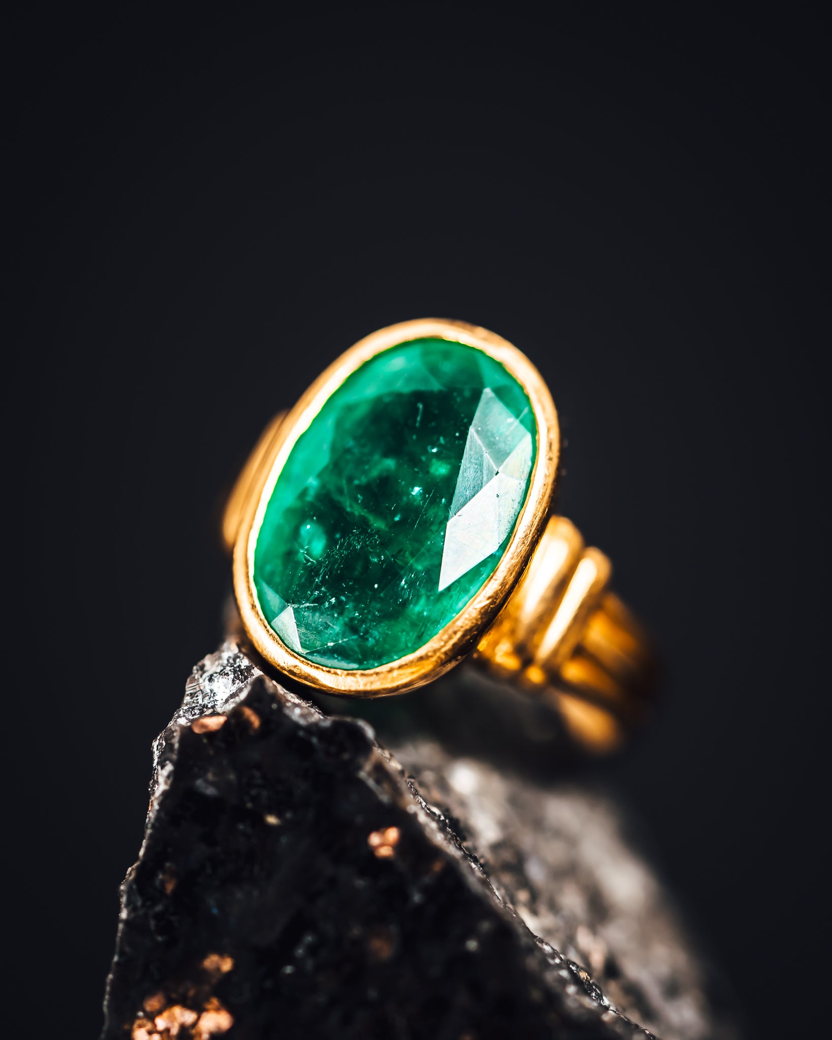 18k Yellow Gold Emerald Estate Ring