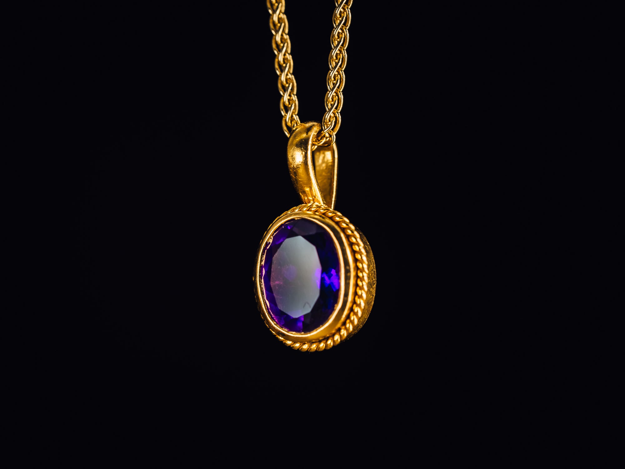 22k Yellow Gold Amethyst Pendant