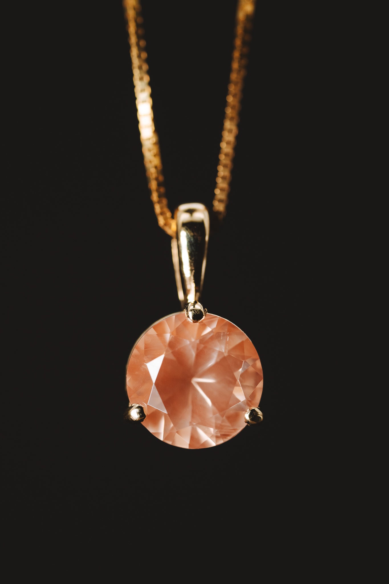 14k Yellow Gold Oregon Sunstone Pendant